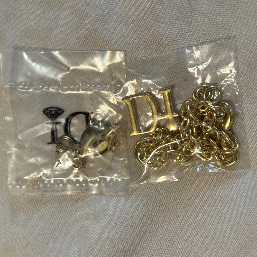 Diamonds International Caribbean Charm Bracelet with Bahamas Conch Charm - New!